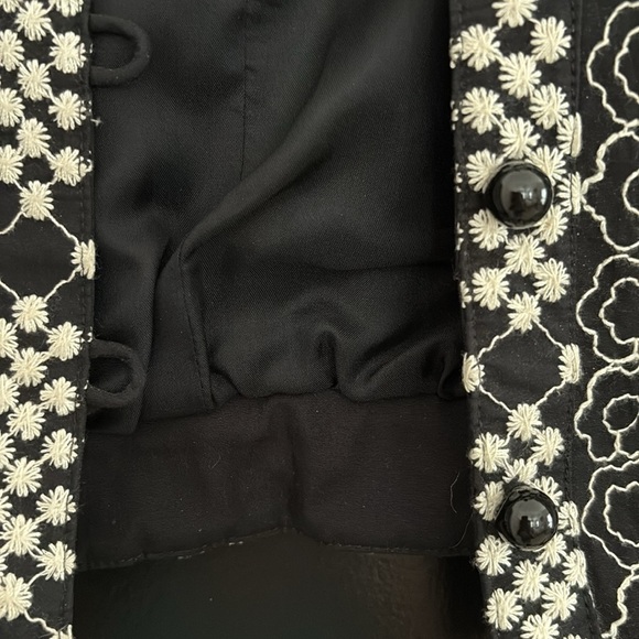 Carlisle Vintage Black & White Patterned Lined Blazer w/ Button Loops. Size 6 - Picture 6 of 12